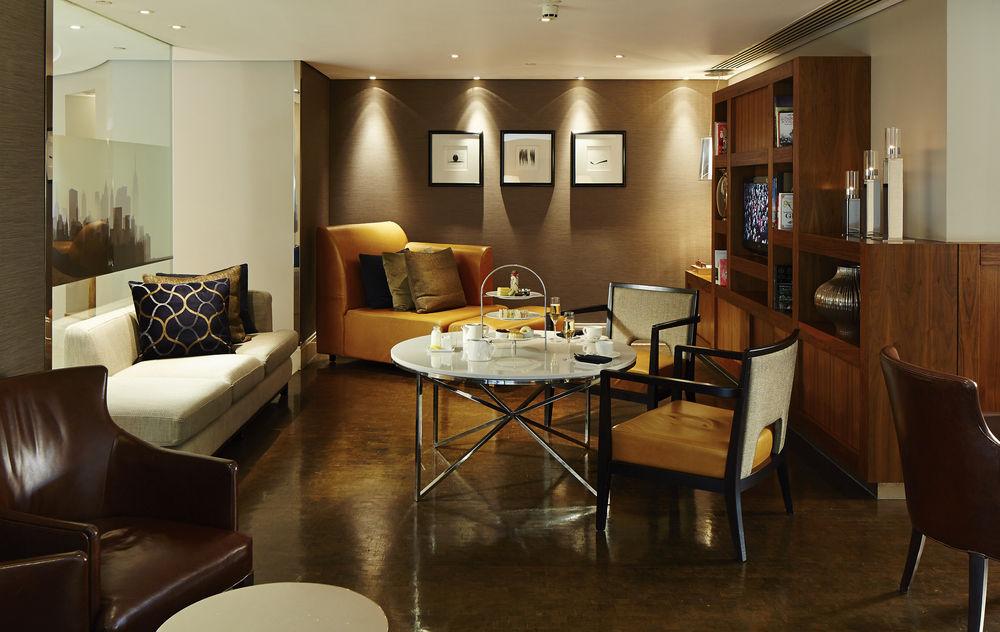London Marriott Hotel Canary Wharf Екстер'єр фото The interior of the club