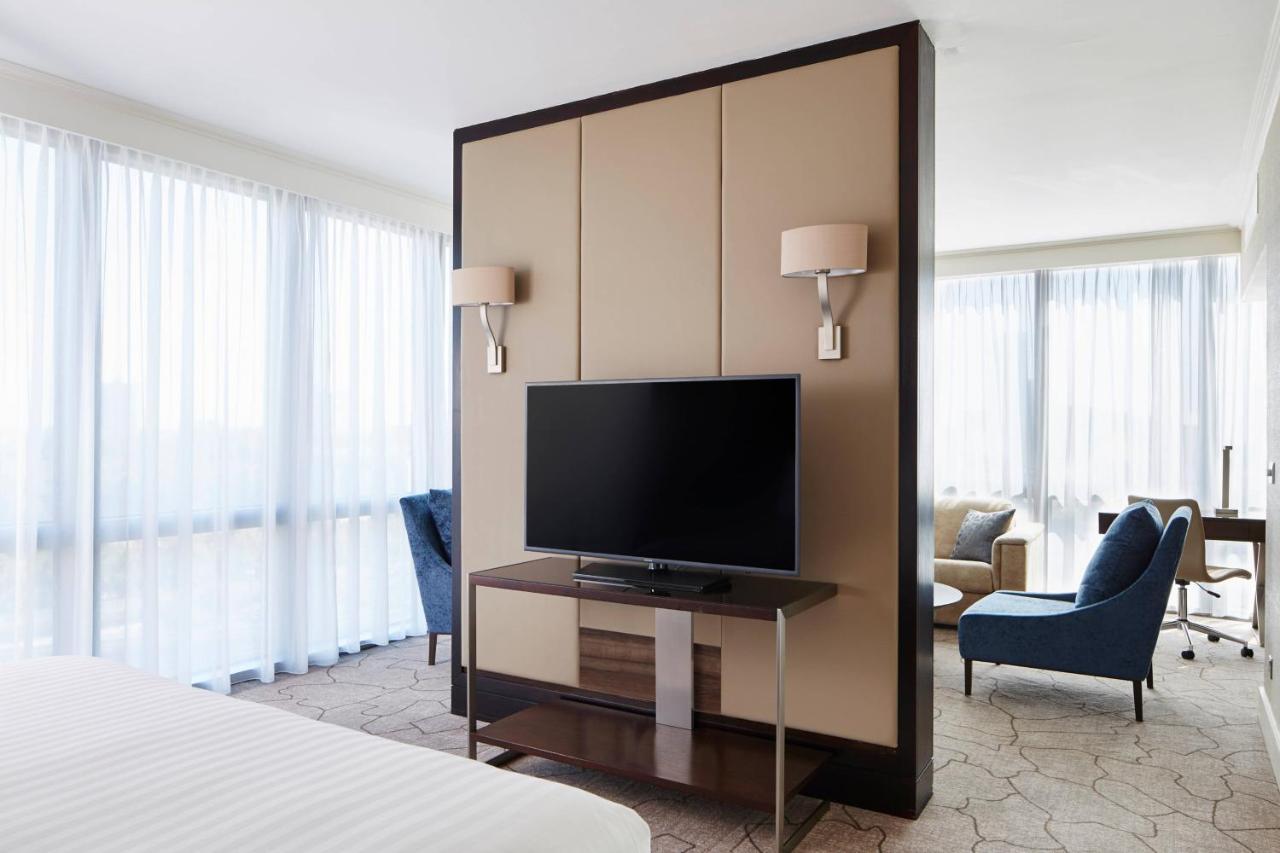 London Marriott Hotel Canary Wharf Екстер'єр фото A room at the hotel