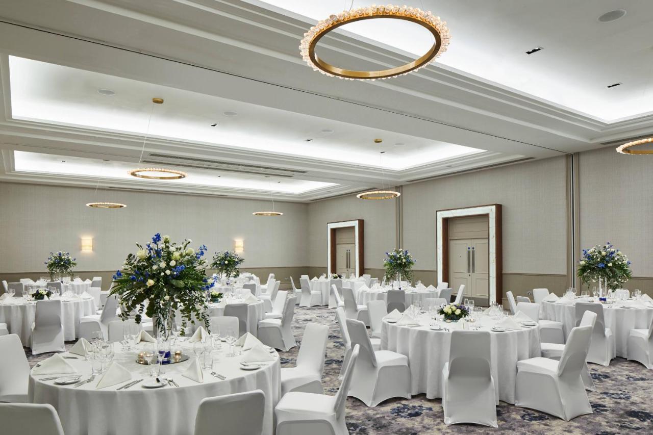 London Marriott Hotel Canary Wharf Екстер'єр фото The ballroom at The Westin Palace, Brussels
