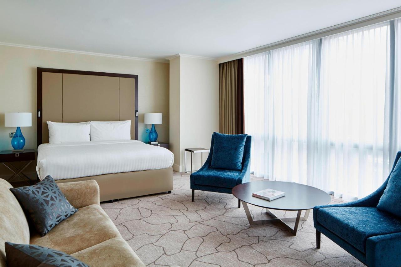 London Marriott Hotel Canary Wharf Екстер'єр фото A suite at the Conrad London St. George's Wharf