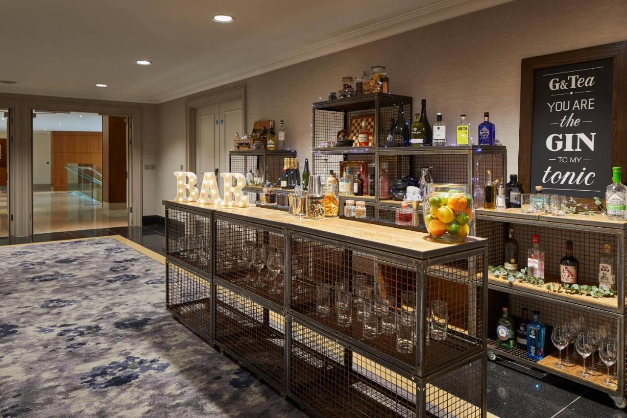 London Marriott Hotel Canary Wharf Екстер'єр фото The bar at the 100 Queen's Gate