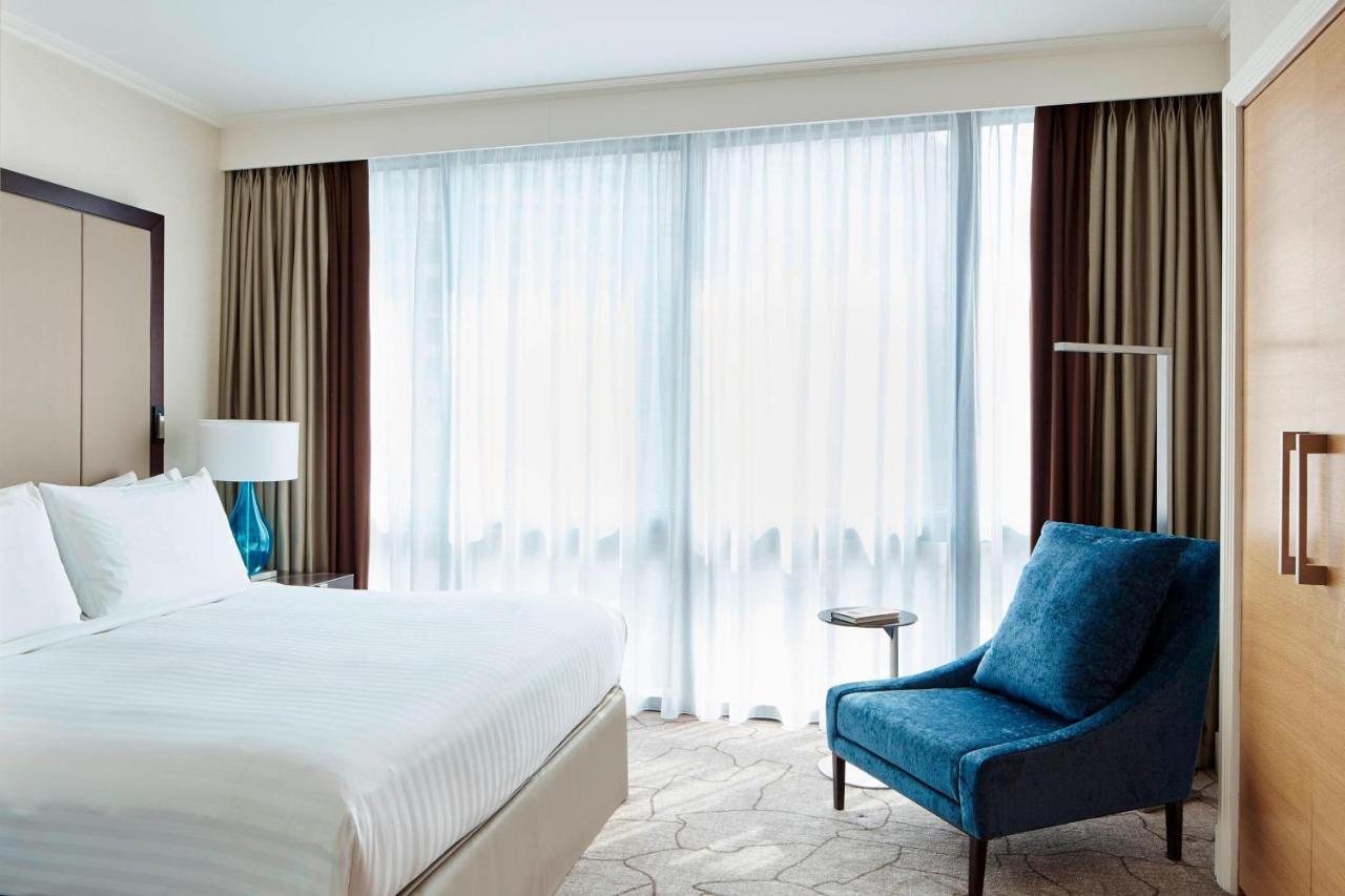 London Marriott Hotel Canary Wharf Екстер'єр фото A bedroom at the hotel