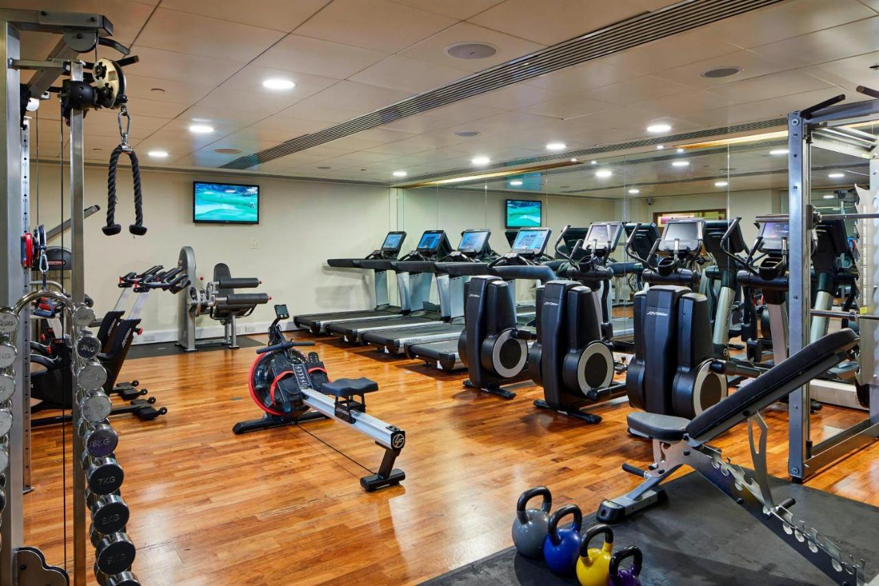 London Marriott Hotel Canary Wharf Екстер'єр фото The gym at the hotel
