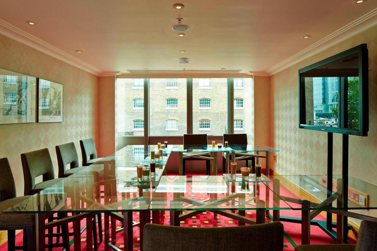 London Marriott Hotel Canary Wharf Екстер'єр фото The boardroom at the Mandarin Oriental, London