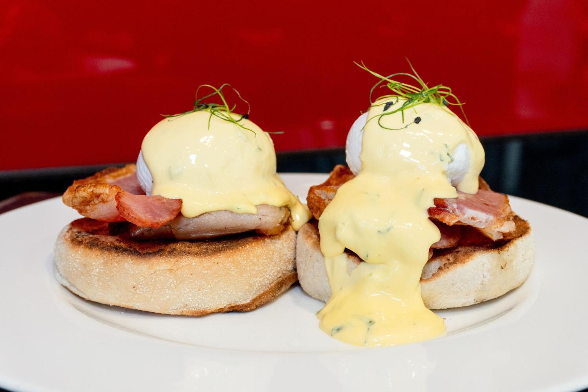 London Marriott Hotel Canary Wharf Екстер'єр фото Eggs Benedict
