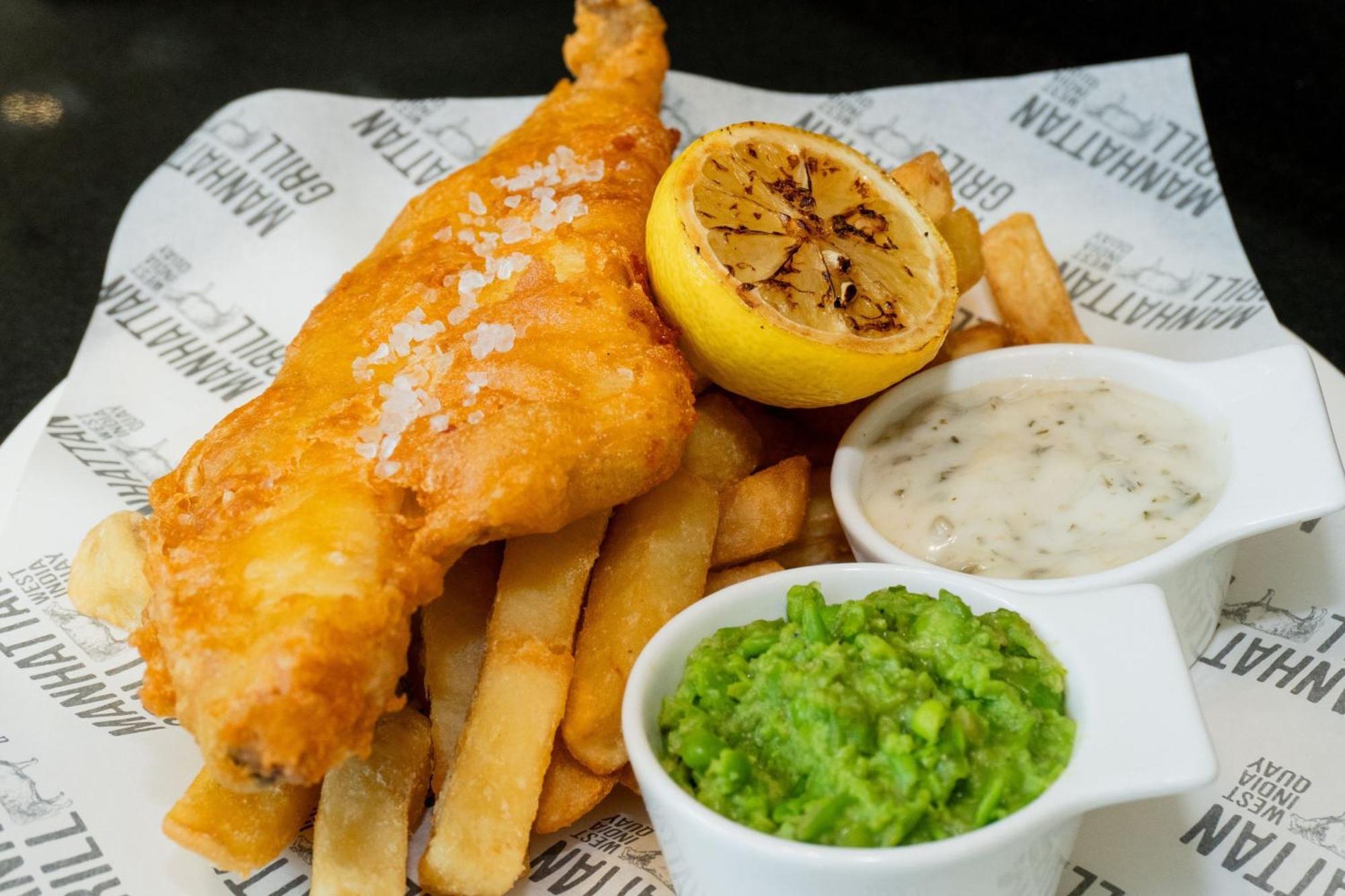 London Marriott Hotel Canary Wharf Екстер'єр фото Fish and chips