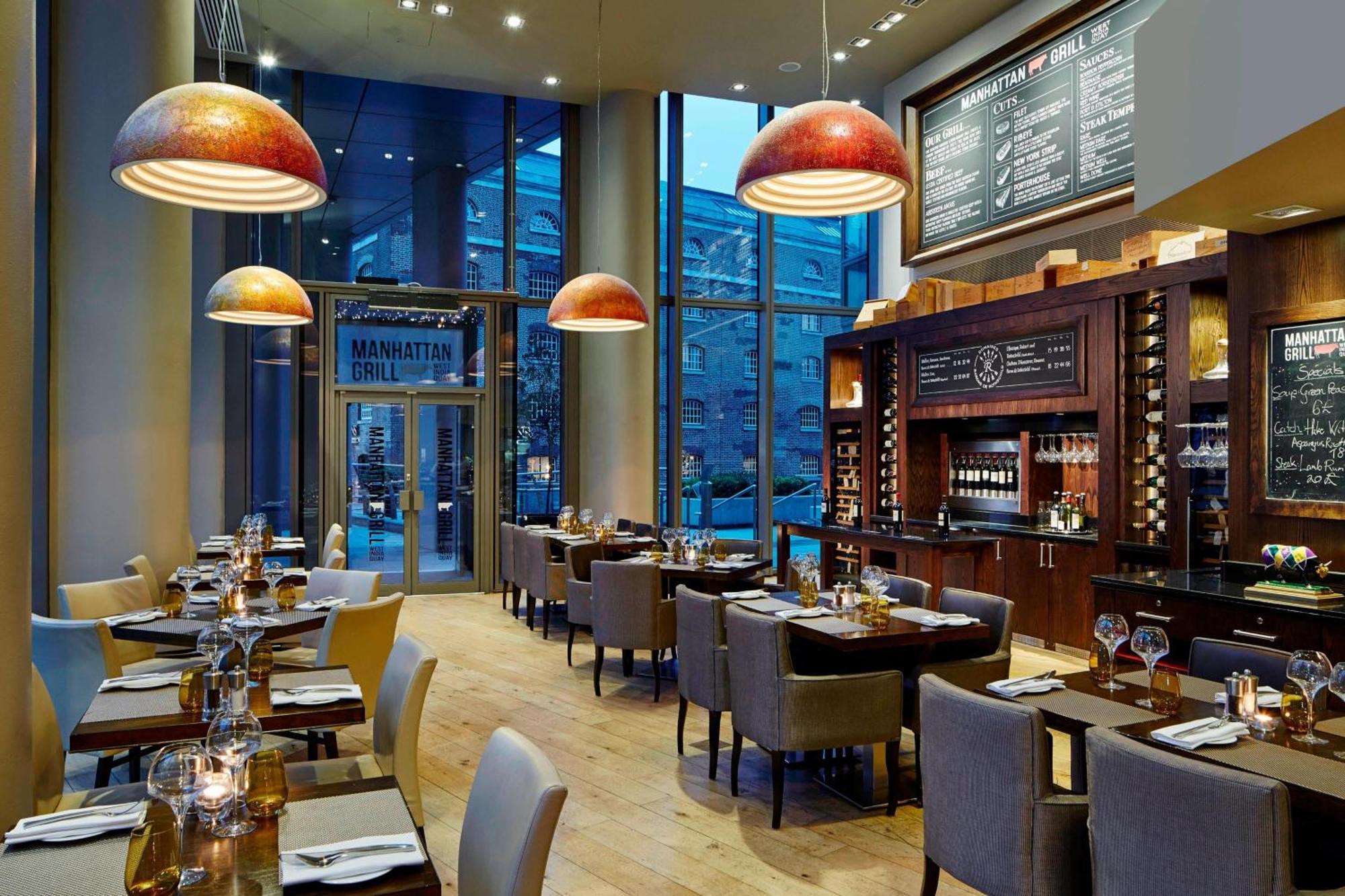 London Marriott Hotel Canary Wharf Екстер'єр фото The interior of the restaurant