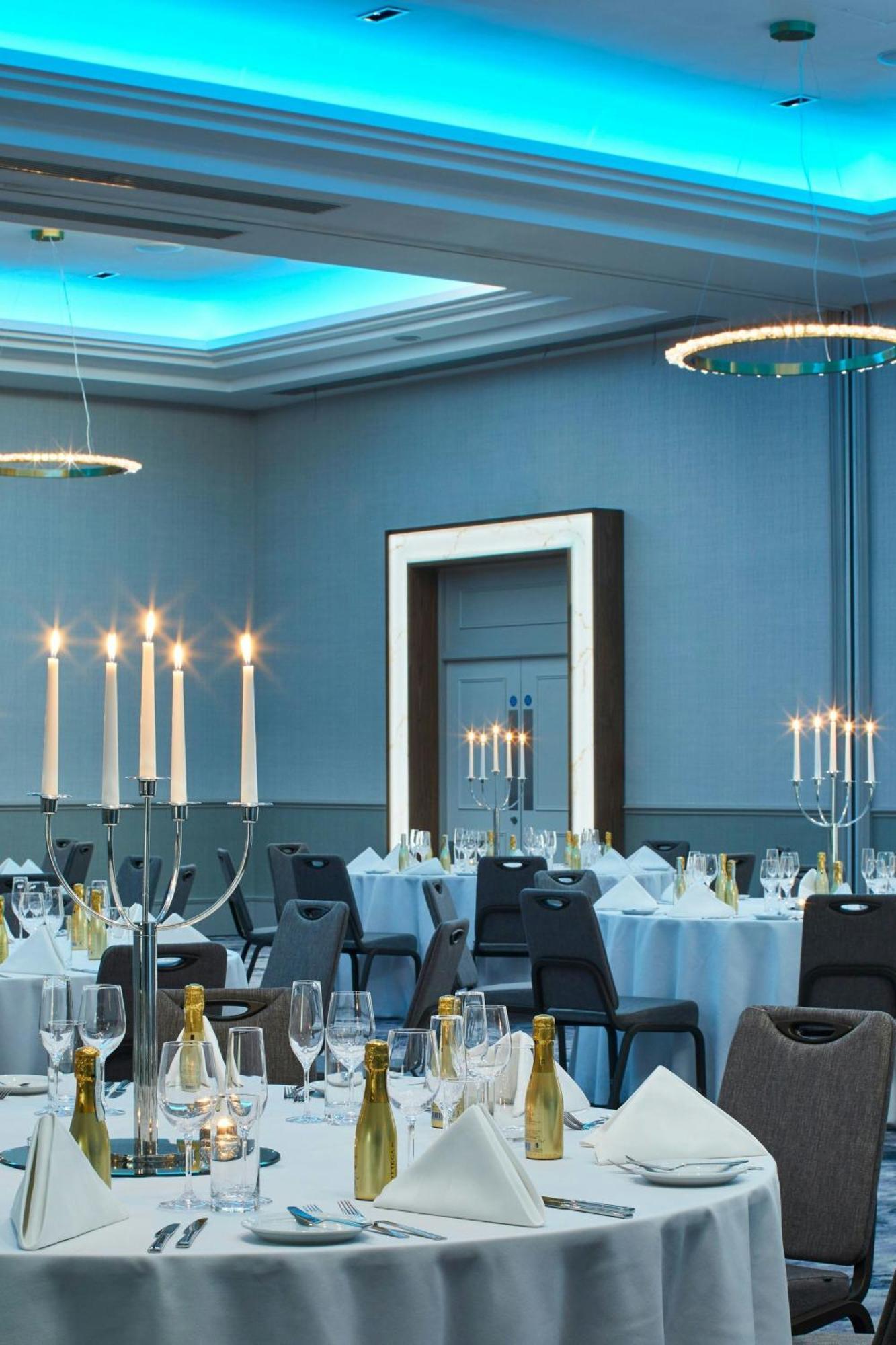 London Marriott Hotel Canary Wharf Екстер'єр фото The Blue Room